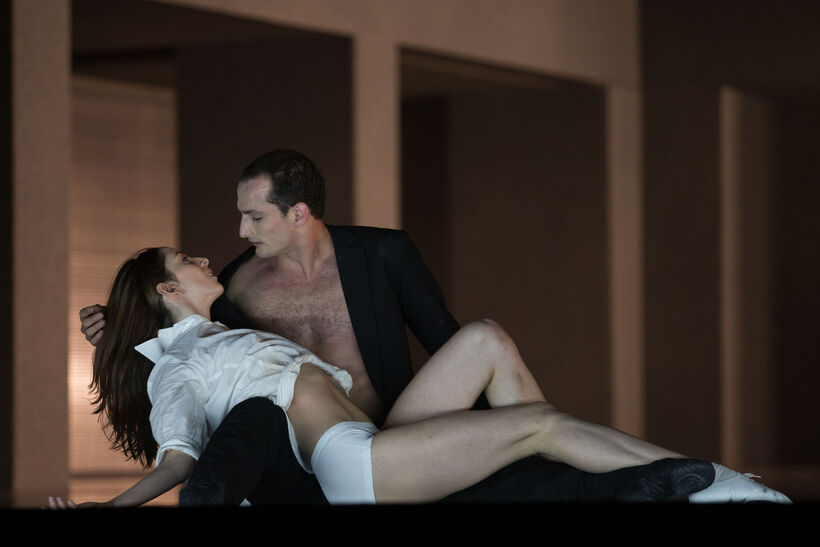 Jiří Bubeníček and Julia Weiss. Romeo a Julie, Stein Celis. Photo: Ian Whalen.